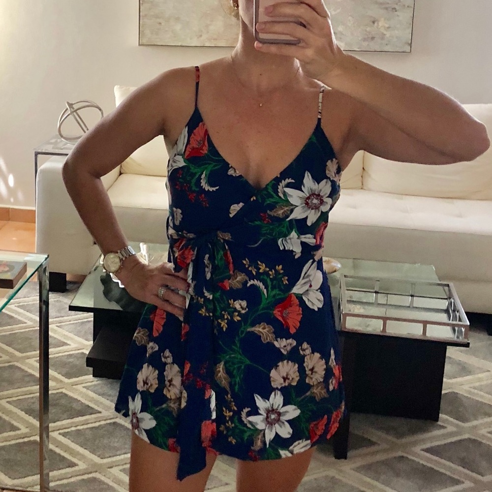 Romper - Picture 2 of 4